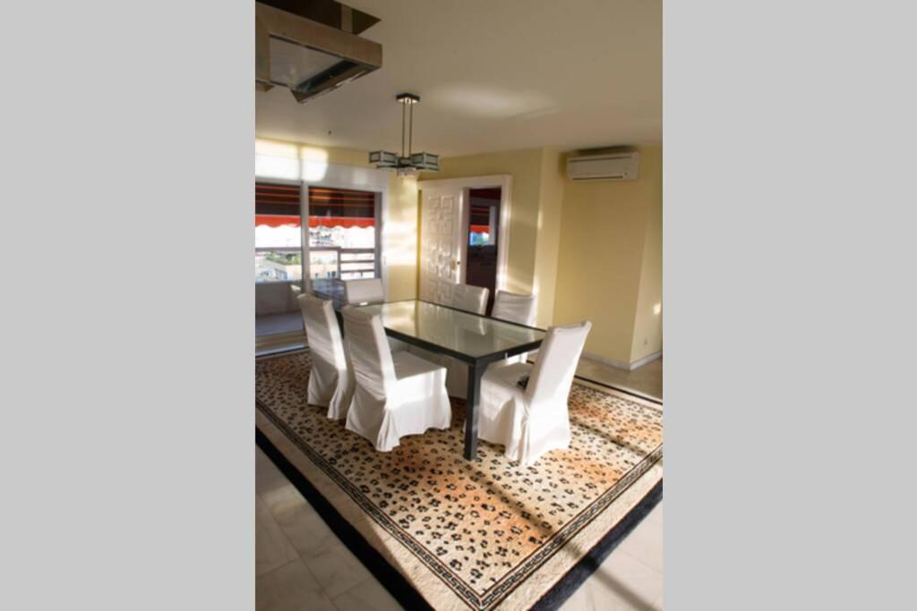 Penthouse With Private Pool, Hot Tub Jacuzzi With Sea Views And Chill-out Zone, Close To The Sea Apartamento Marbella
