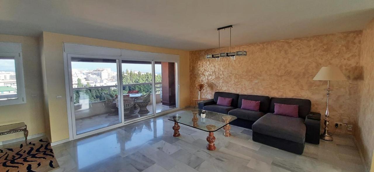 Apartamento Penthouse With Private Pool, Hot Tub Jacuzzi With Sea Views And Chill-out Zone, Close To The Sea Marbella